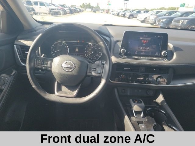 Used 2025 Silver Nissan SV image 4