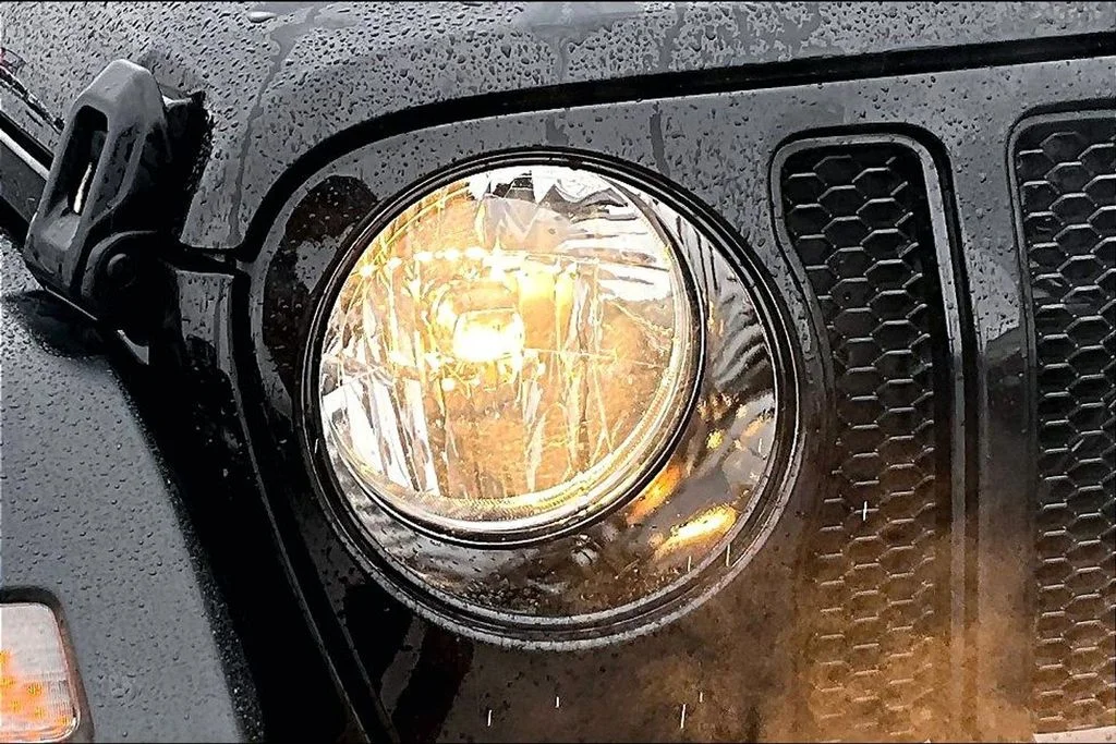 2023 Jeep Wrangler 4-Door Sport Altitude - Photo 29