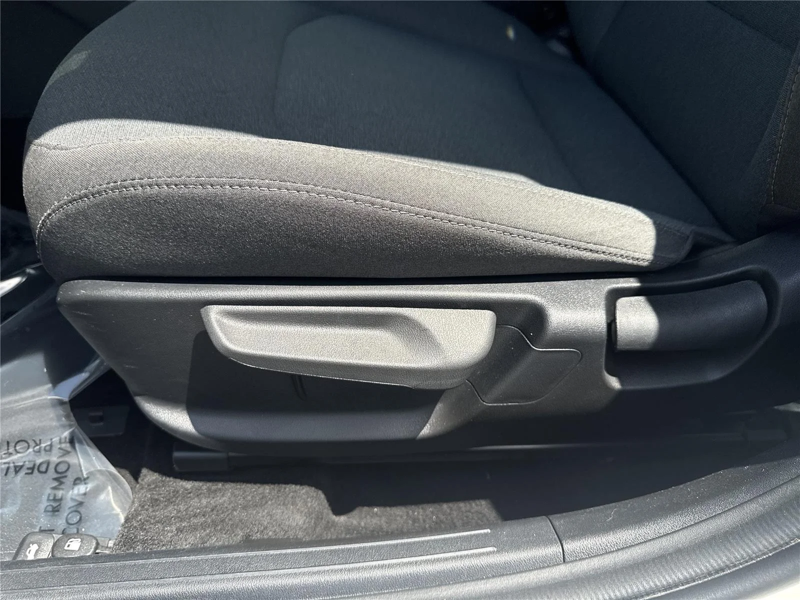 Used 2025 Snow White Pearl Kia LXS image 12