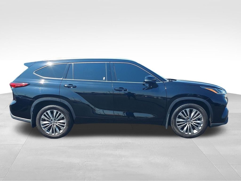 Used 2021 Black Toyota Platinum image 6