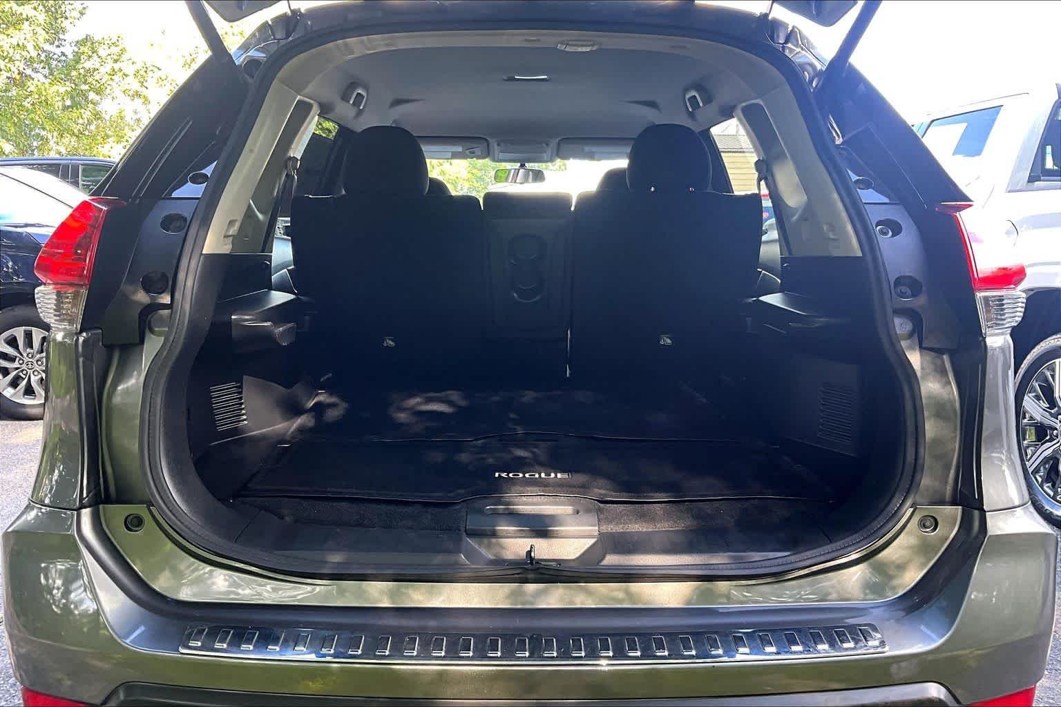 Used 2018 Gun Metallic Nissan SV image 30