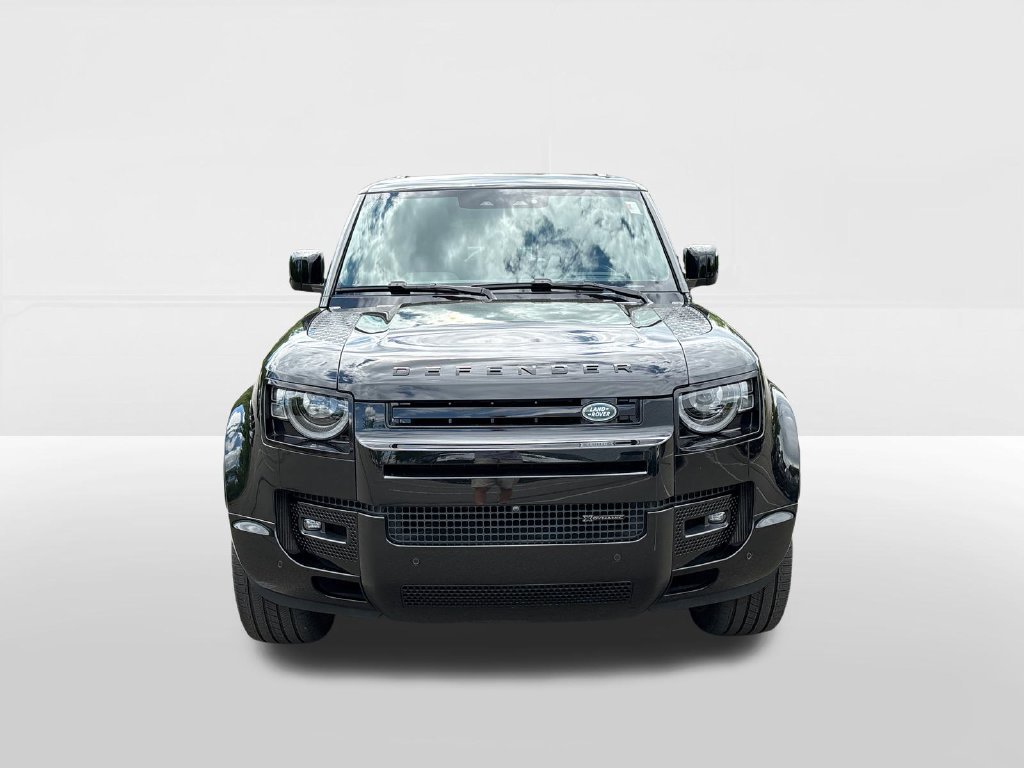Certified Used 2023 Black Land Rover X-Dynamic SE image 6