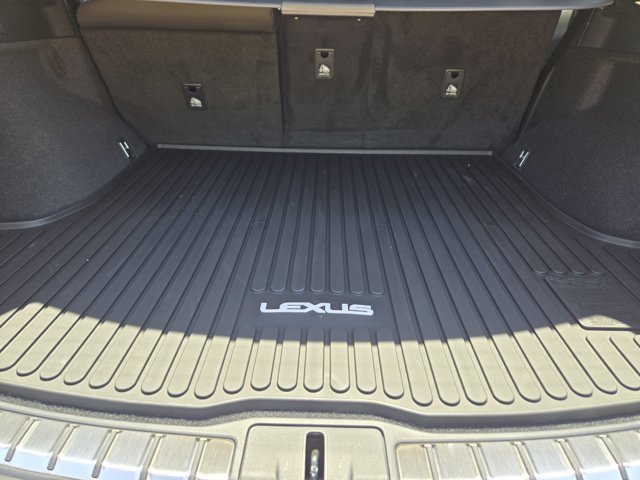 New 2026 Eminent White Pearl Lexus PREMIUM PLUS image 29