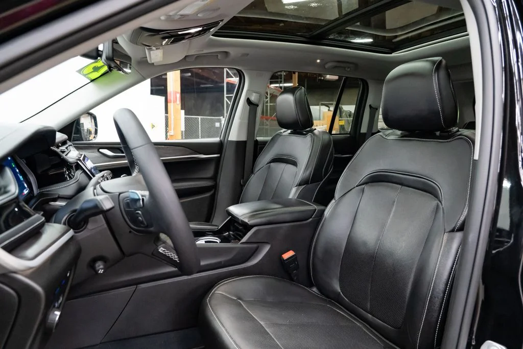 Used 2023 Black Jeep 4xe image 26