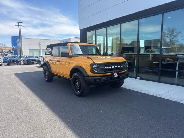 2022 Ford Bronco 4-Door Black Diamond