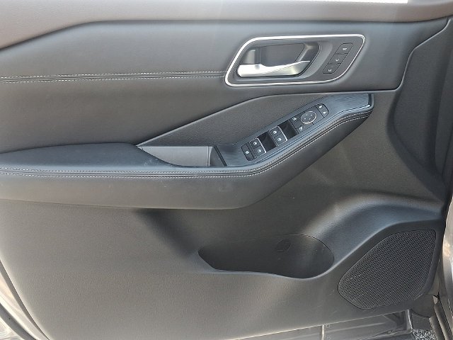 Used 2023 Gray Nissan Platinum image 12