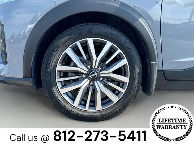Used 2024 Gray Nissan SV image 27