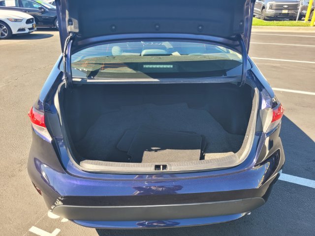 Used 2020  Toyota LE image 11