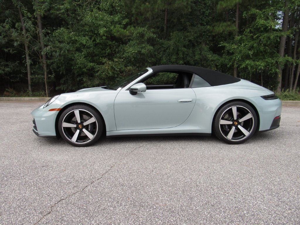 2025 Porsche 911 - Photo 16