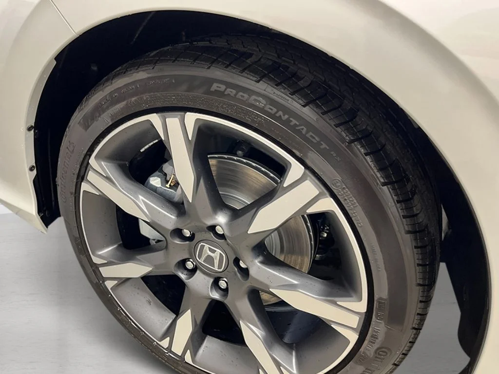 New 2026 Platinum White Pearl Honda Sport Touring image 13