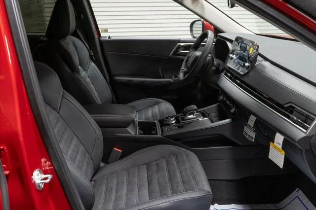 2025 Mitsubishi Outlander Plug-in Hybrid SE - Photo 17