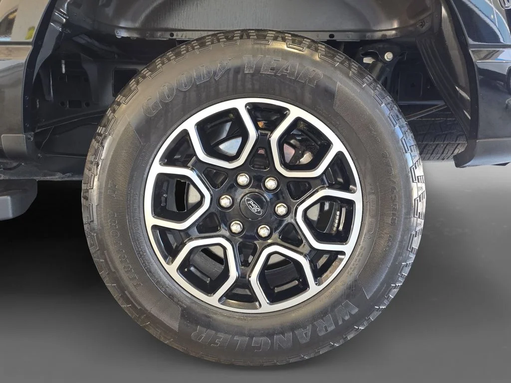 Used 2023 Black Ford XLT image 8