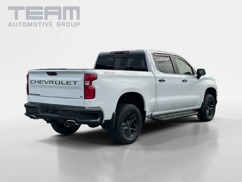 Used 2020 SUMMIT WHITE Chevrolet LT Trail Boss image 7