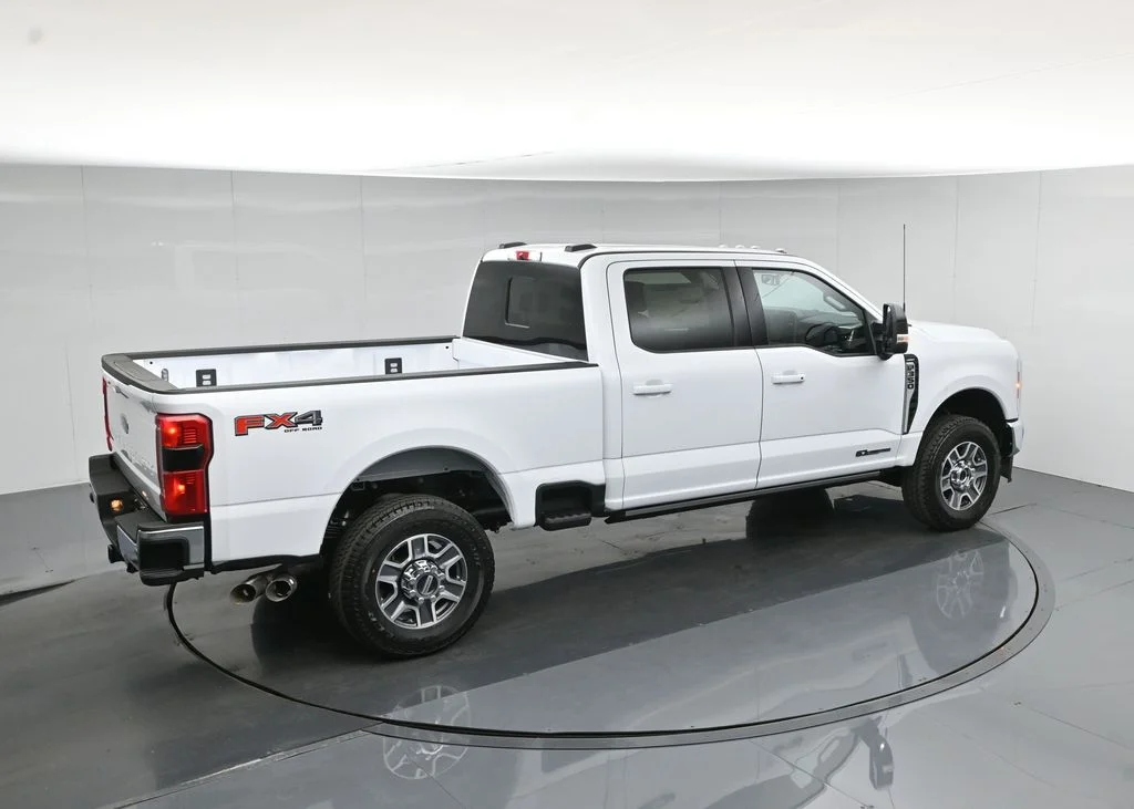 New 2026 Oxford White Ford Lariat image 42