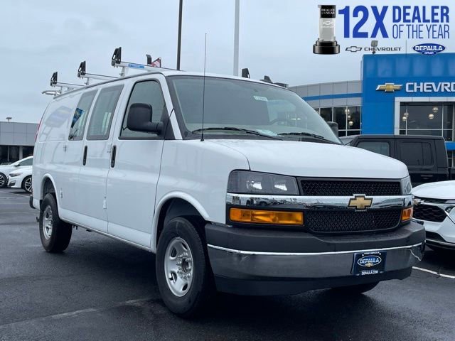 2025 Chevrolet Express Cargo WT