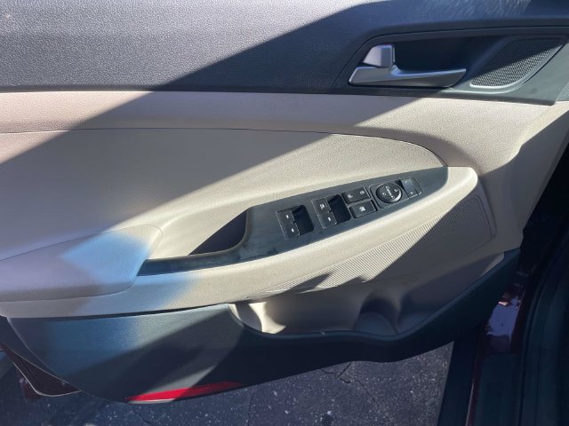 Used 2017 Ruby Hyundai Eco image 15