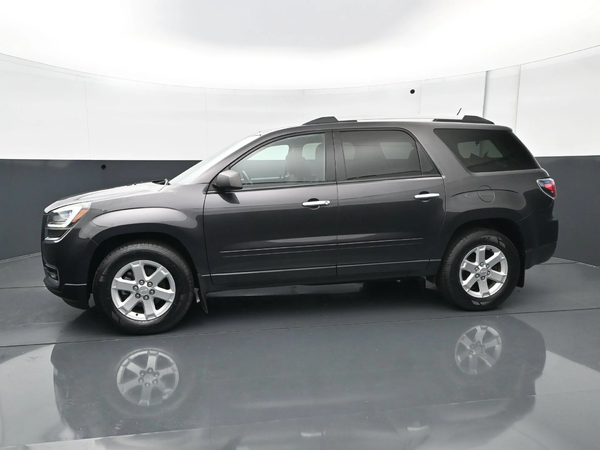 Used 2015 GMC Acadia SLE2 with VIN 1GKKVPKD9FJ365013 for sale in Bloomington, Minnesota