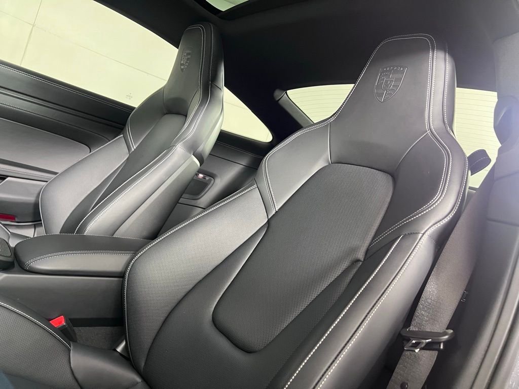 Certified Used 2025  Porsche Carrera image 5