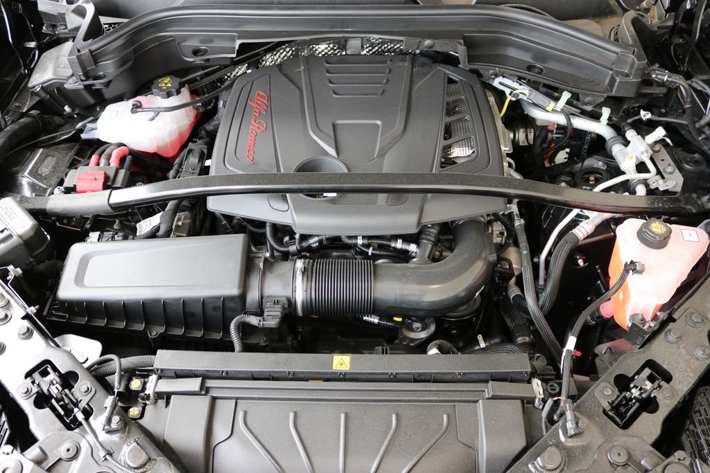 2025 Alfa Romeo Stelvio Base - Photo 32