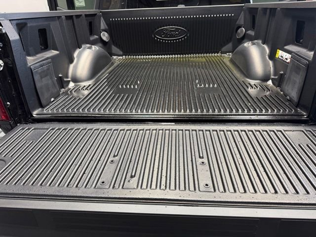 New 2026 Agate Black Metallic Ford XLT image 28
