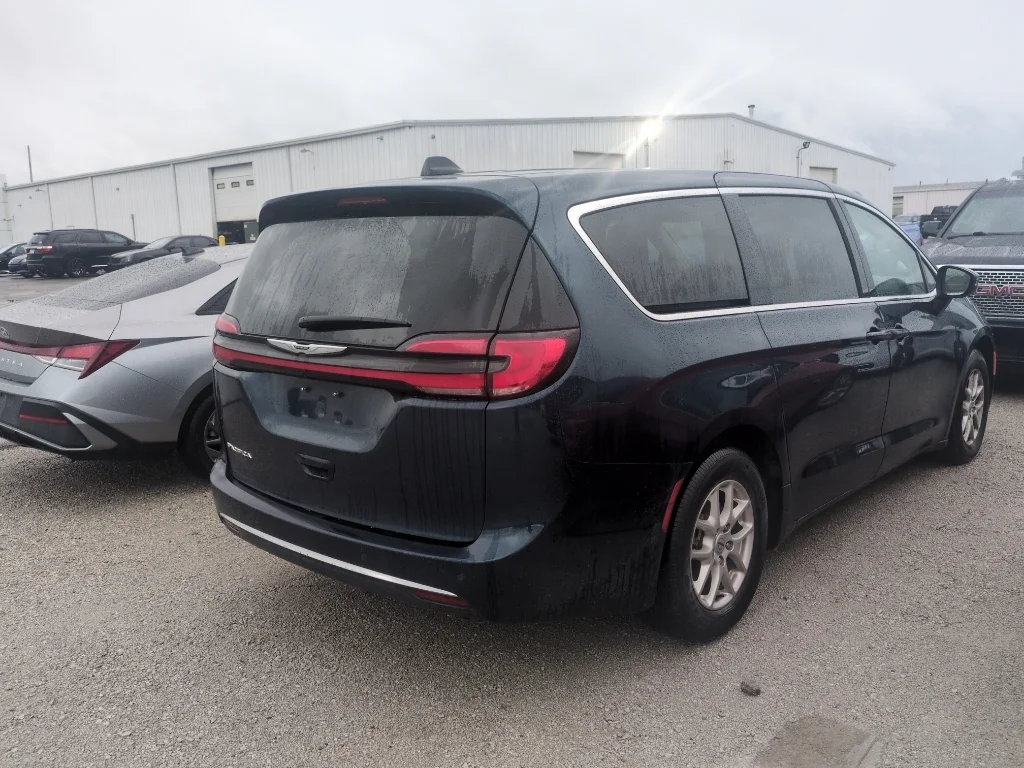 Used 2023 Fathom Blue Pearlcoat Chrysler Touring L image 5