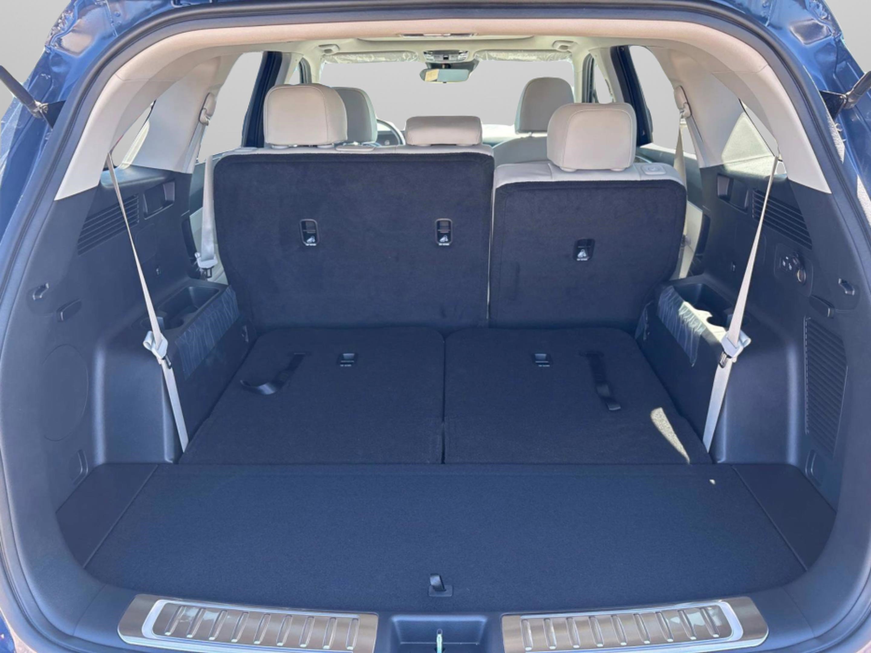 2025 Kia Sorento S - Photo 12