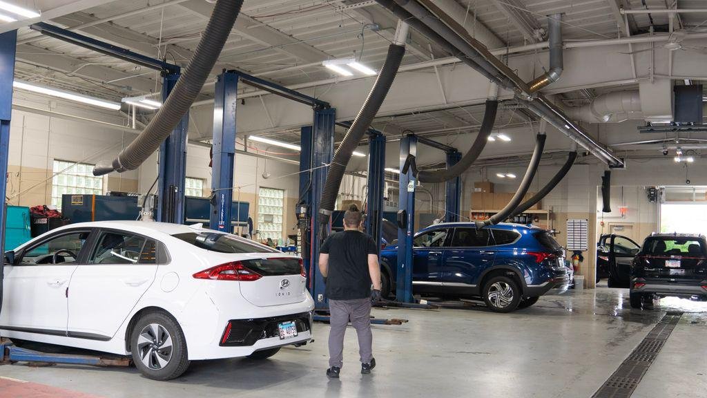 2025 Hyundai Elantra N - Photo 27