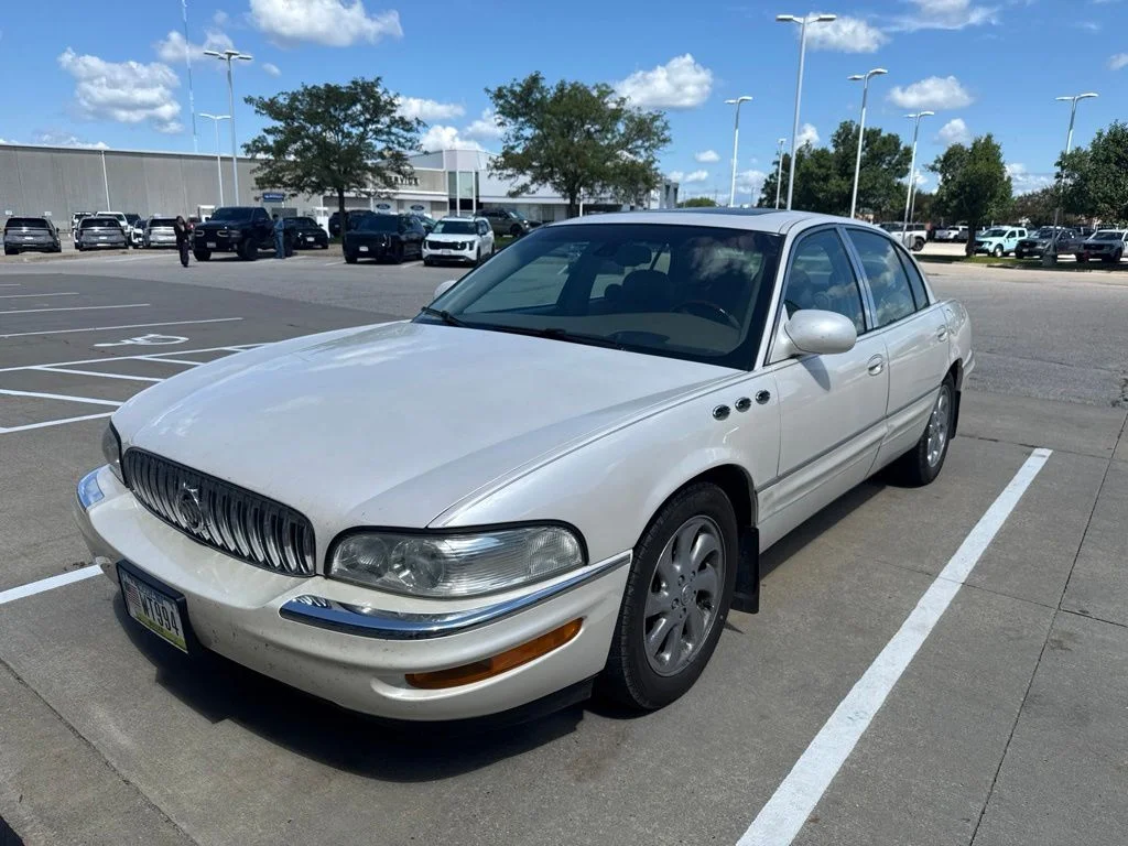 Used 2005 White Buick Ultra image 2