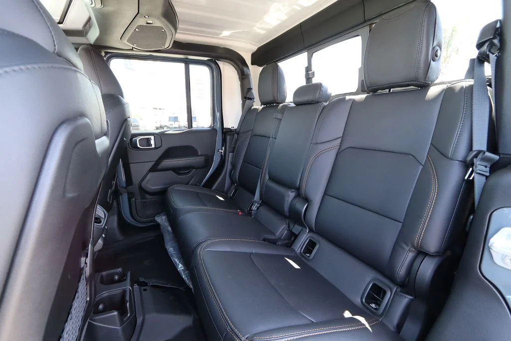 New 2026 Anvil Clear-Coat Exterior Paint Jeep Sahara image 18