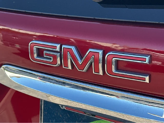 2023 GMC Terrain SLT - Photo 13