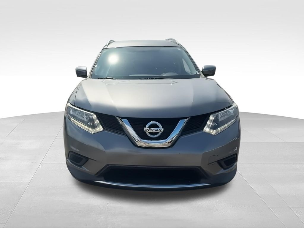 Used 2016 Gray Nissan SV image 3