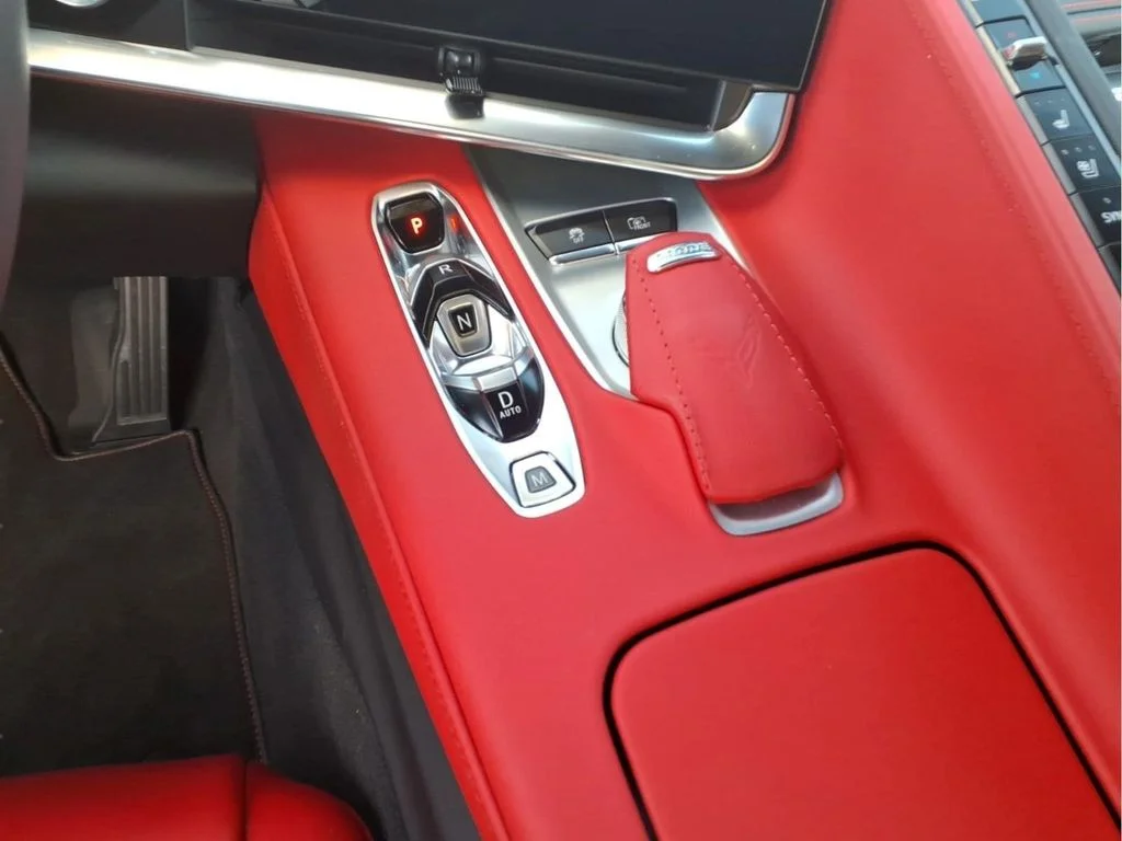 Used 2020 White Chevrolet Stingray image 27