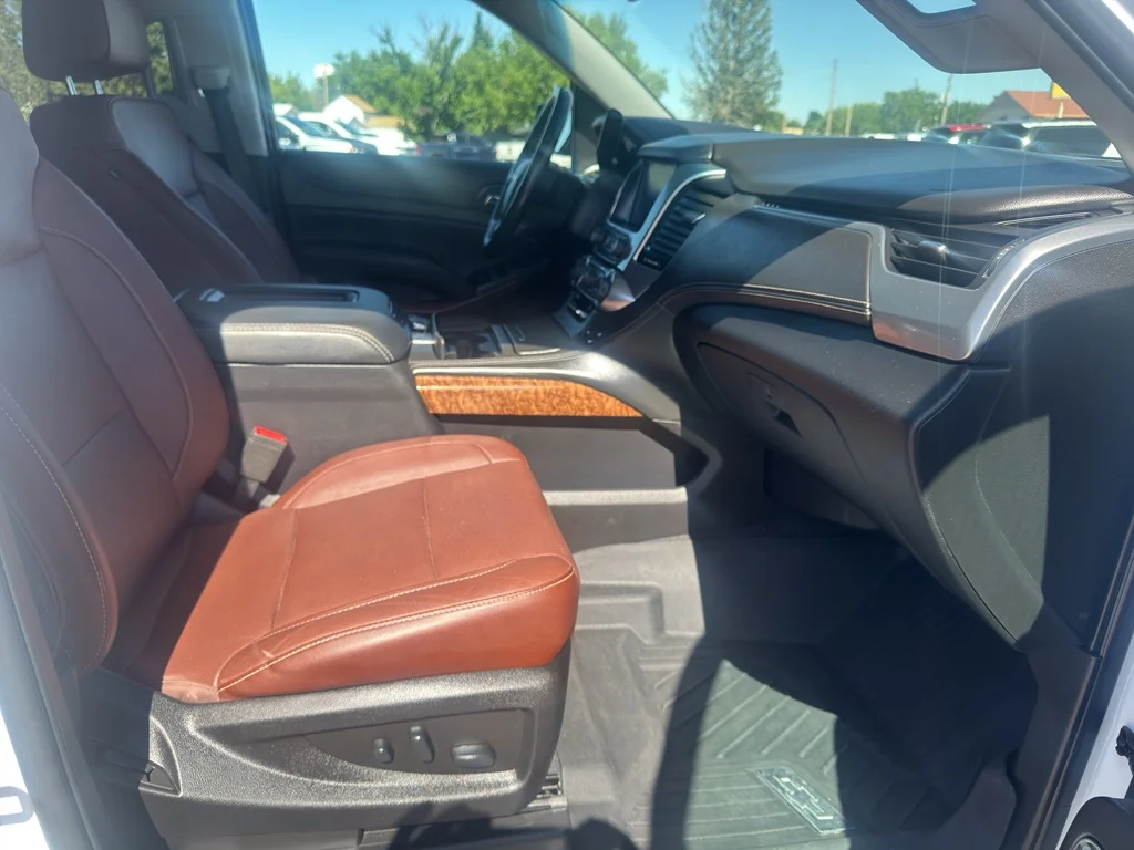 Used 2019 Summit White Chevrolet Premier image 17