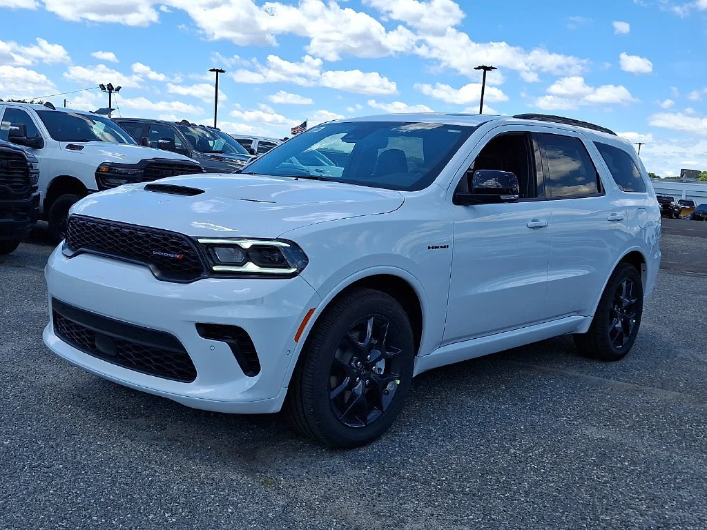 New 2026 White Knuckle Clear-Coat Exterior Paint Dodge GT Plus HEMI V8 image 4
