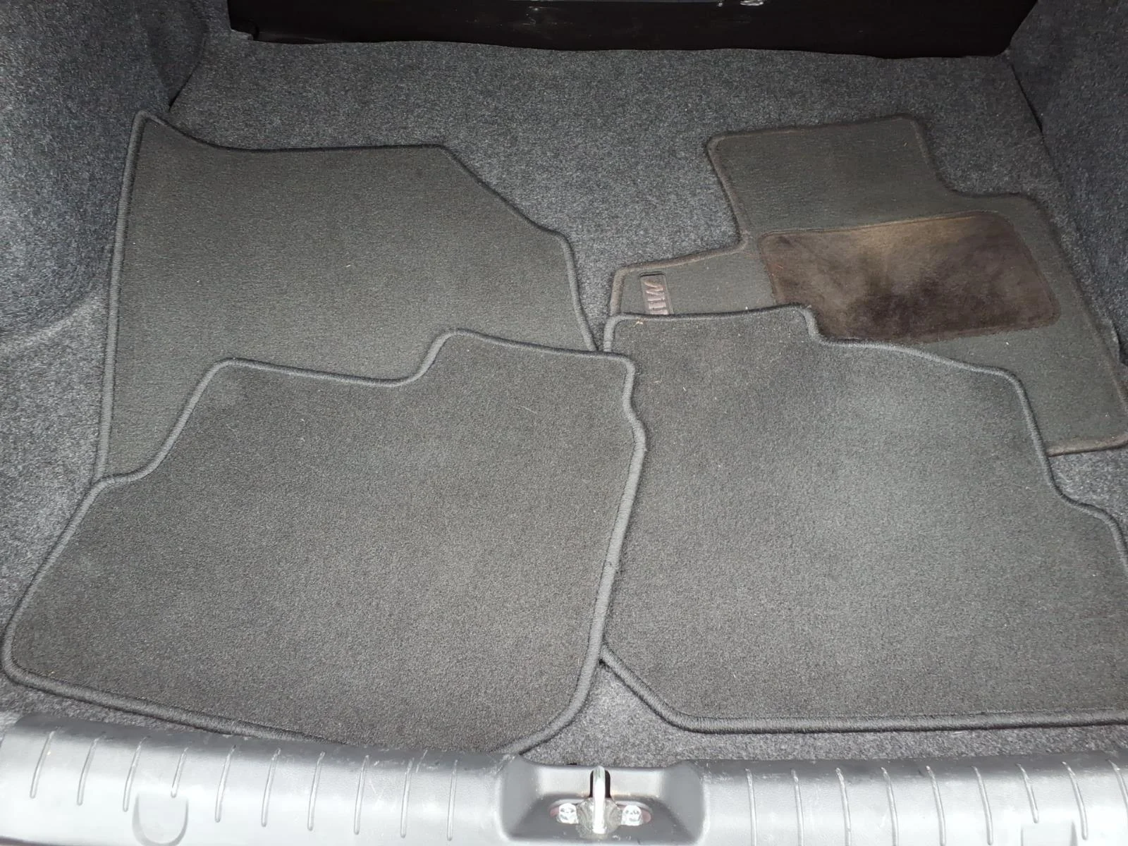 Used 2024  Mitsubishi SE image 30