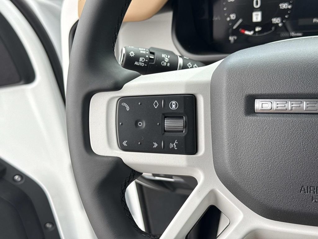 New 2026 Fuji White Land Rover X-Dynamic SE image 7
