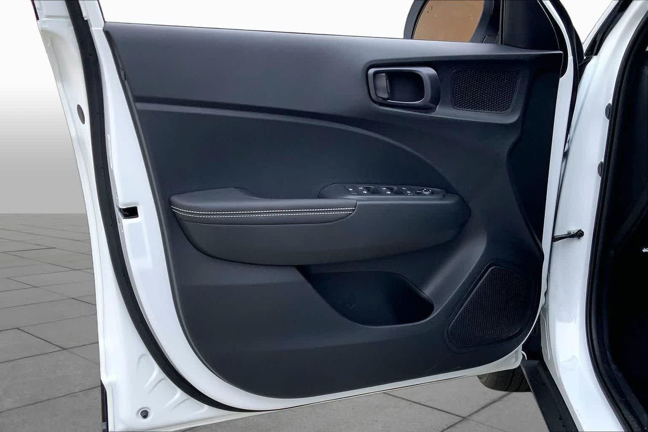 New 2026 Lunar White w/Black Roof Hyundai SEL w/Two-Tone Roof image 10