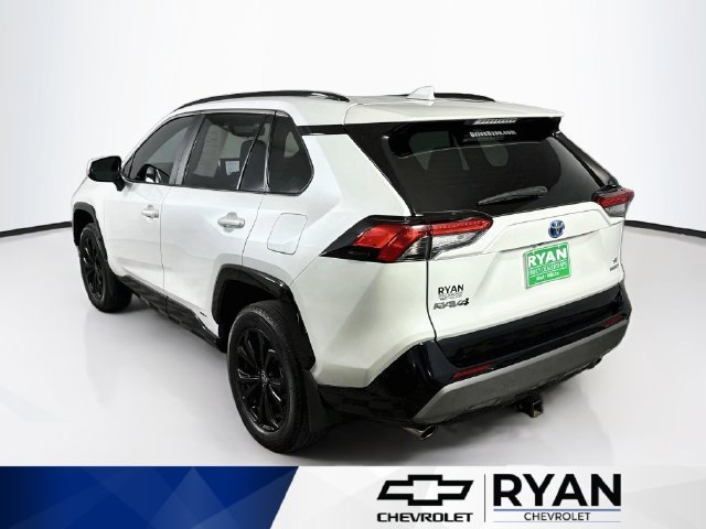 Used 2024  Toyota Hybrid SE image 5