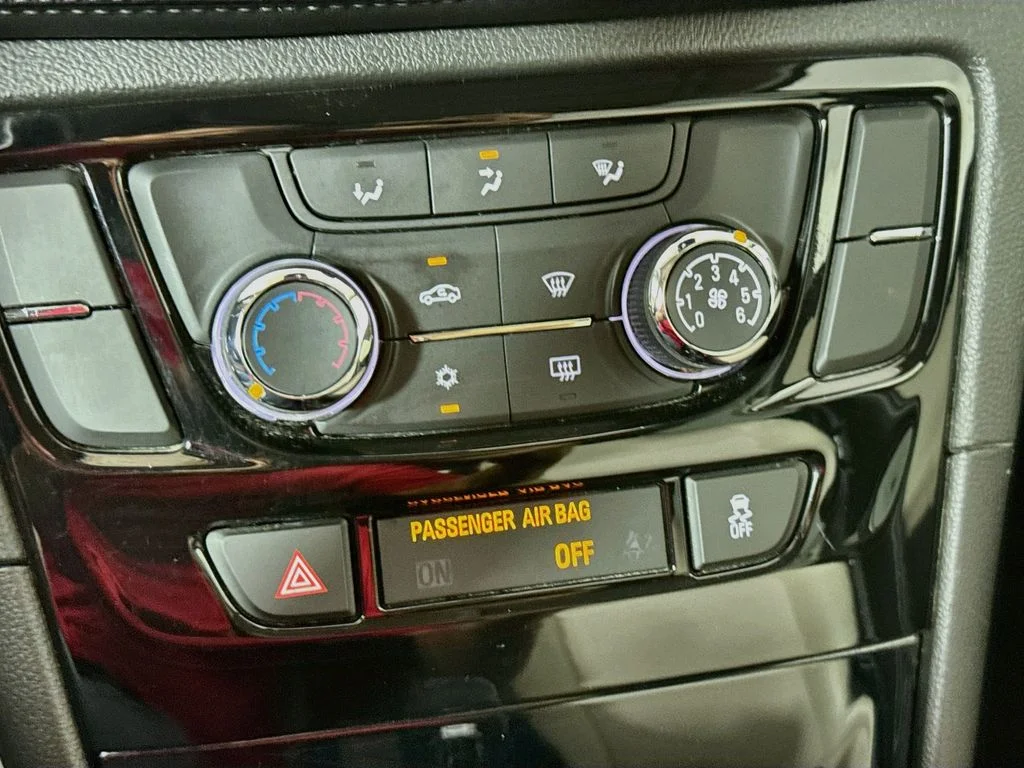Used 2019 Red Buick Preferred image 18