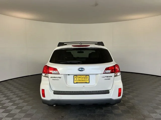 Used 2014 White Subaru 2.5i image 6