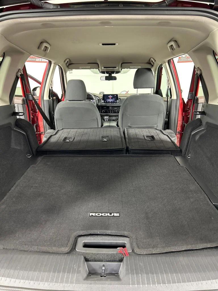 Used 2023 Red Nissan S image 20