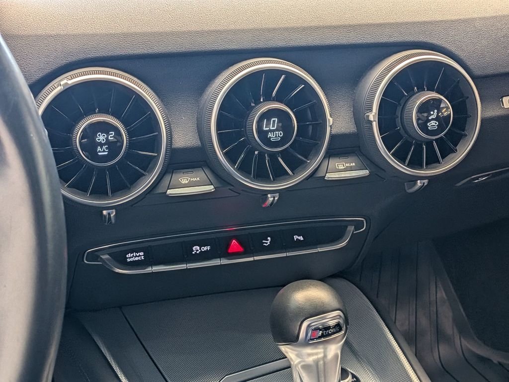 Used 2016 Gray Audi 2.0T image 21