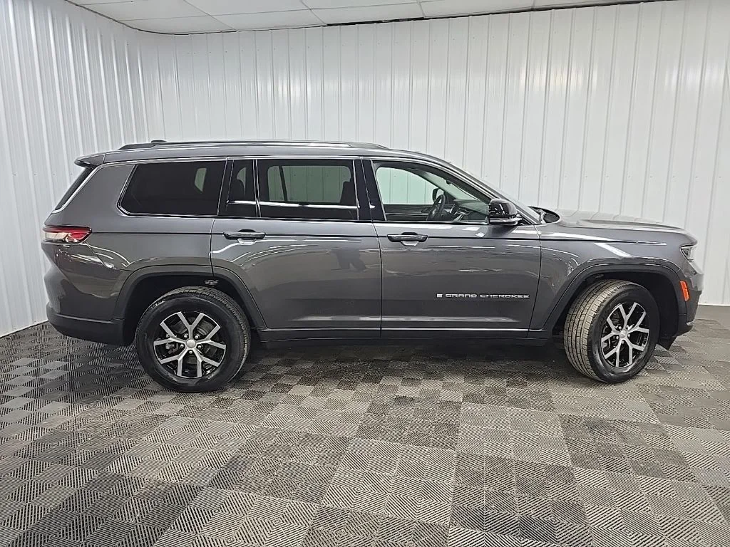 Used 2023 Gray Metallic Jeep Limited image 2