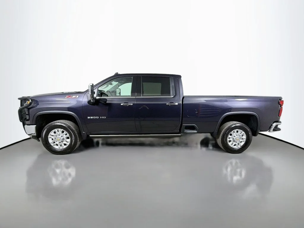 Used 2024 Gray Chevrolet LTZ image 9