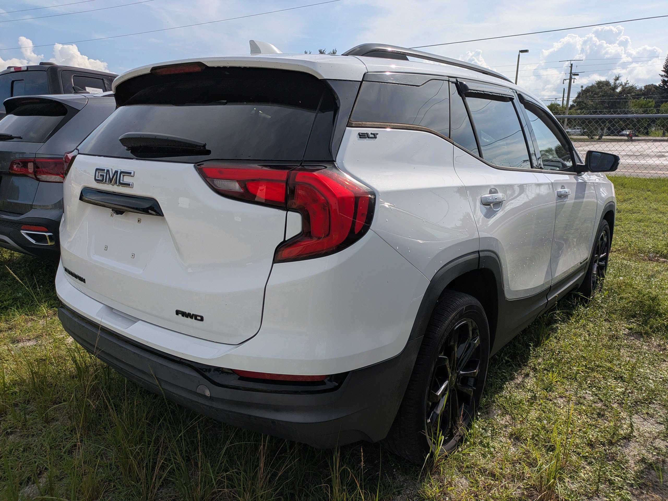 Used 2021 Summit White GMC SLT image 3