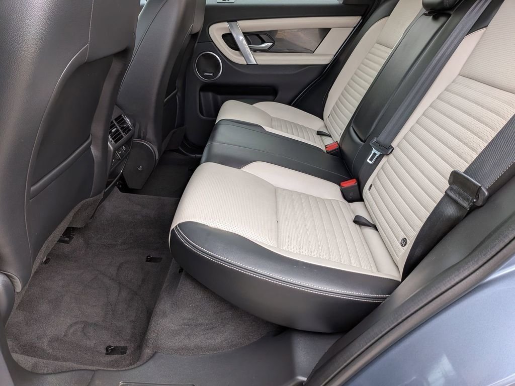 Used 2023  Land Rover SE R-Dynamic image 26