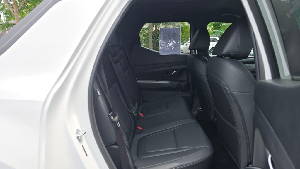 Used 2025 Atlas White Hyundai SEL image 12
