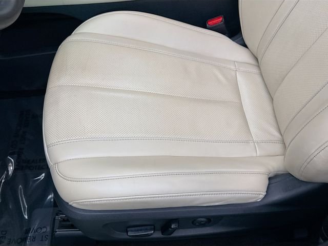 Used 2023 Mineral INFINITI LUXE image 19