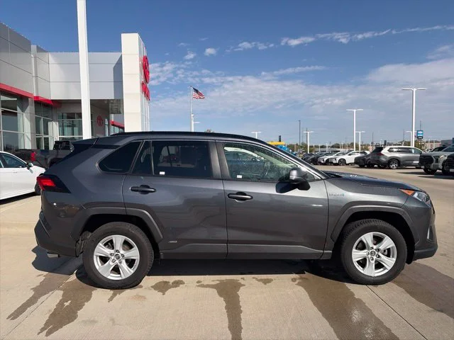 Used 2019 Gray Toyota XLE image 8