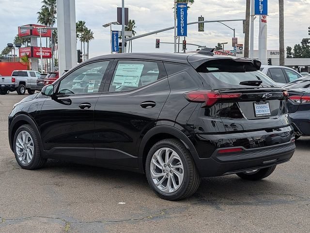 2027 Chevrolet Bolt LT - Photo 10